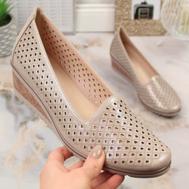 Damskimrande beige genombrutna kilskor Potocki SZ12018 2