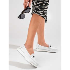 Klassiska kvinnors lädermockasiner Vinceza vit 1