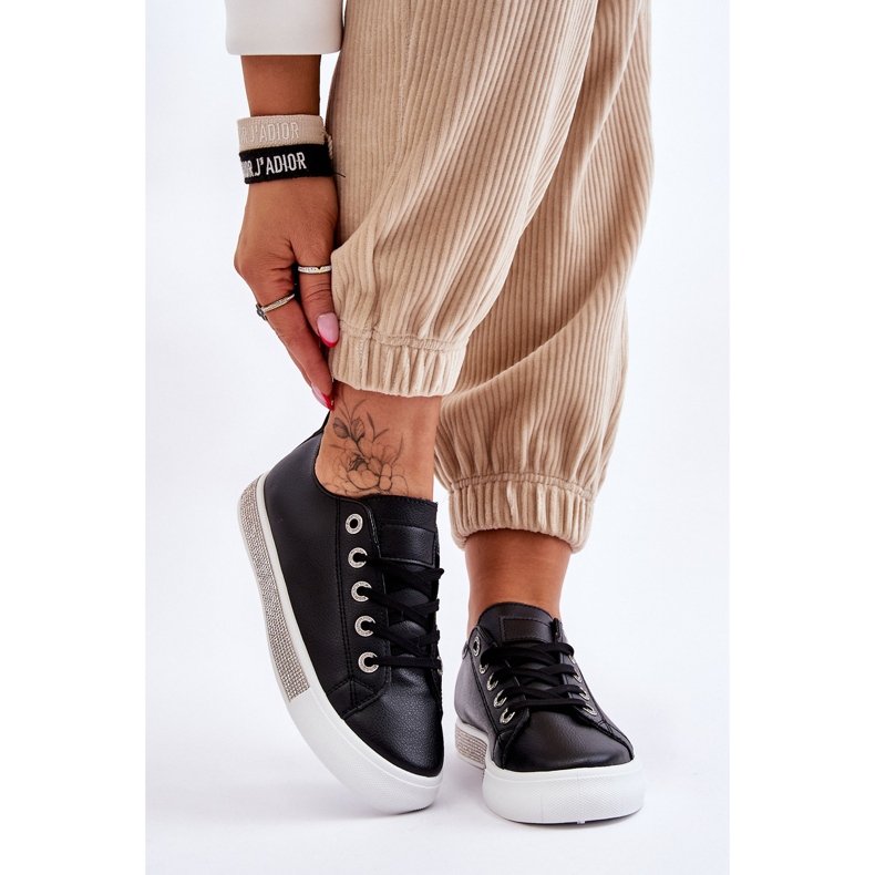 Låga sneakers för kvinnor med strålar svart och vitt Demira 1