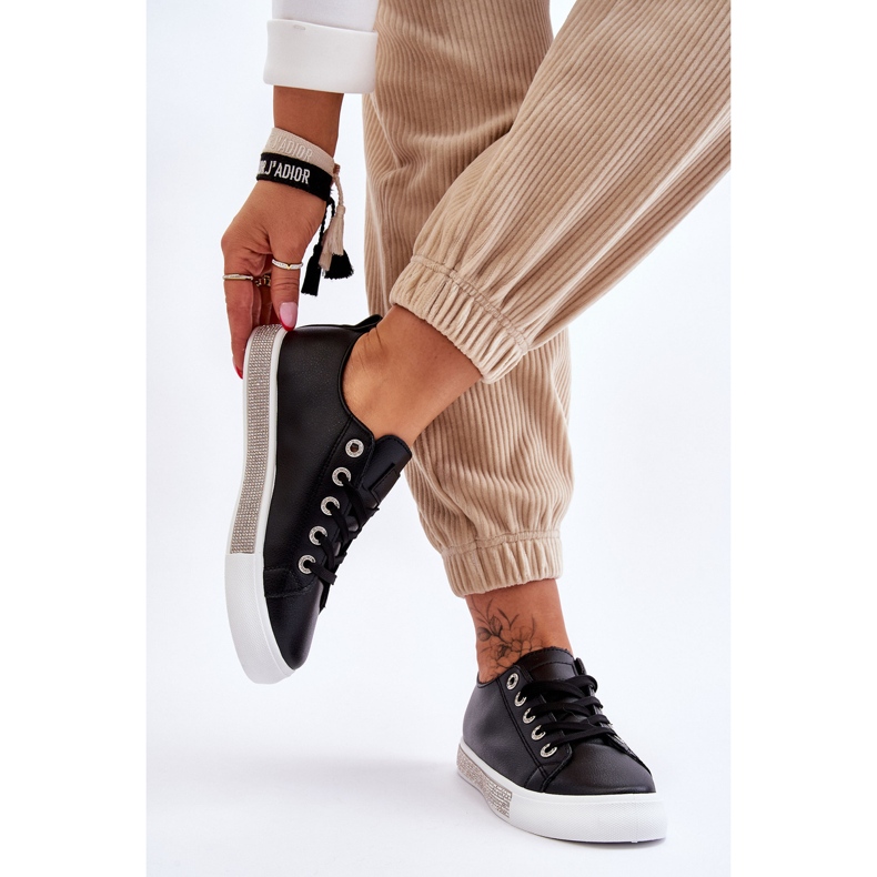 Låga sneakers för kvinnor med strålar svart och vitt Demira 2