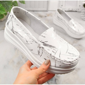 Dam läder loafers på plattformen vit Artiker 50C1886 1