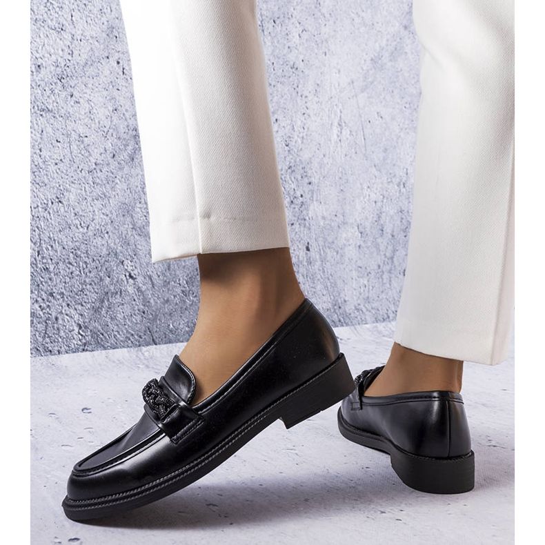 BM Svarta eleganta loafers med strass från Colette 1