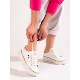 W. Potocki Vita sportskor på Potocki-plattformen 1