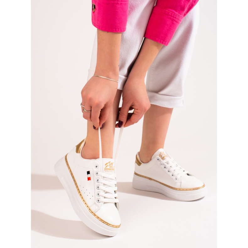 W. Potocki Vita sportskor på Potocki-plattformen 1