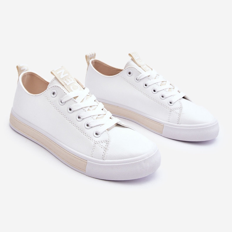 Klassiska damsneakers vita och beige 1