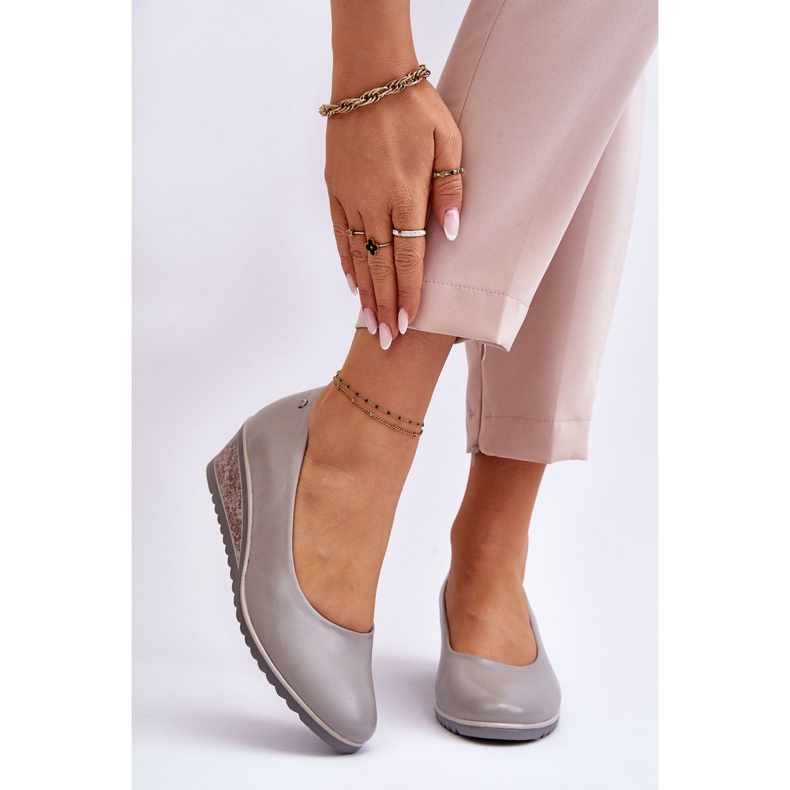 Vinceza Grå Graysen klassiska kilpumpar 1