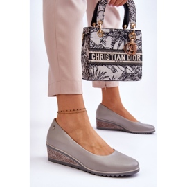 Vinceza Grå Graysen klassiska kilpumpar 2