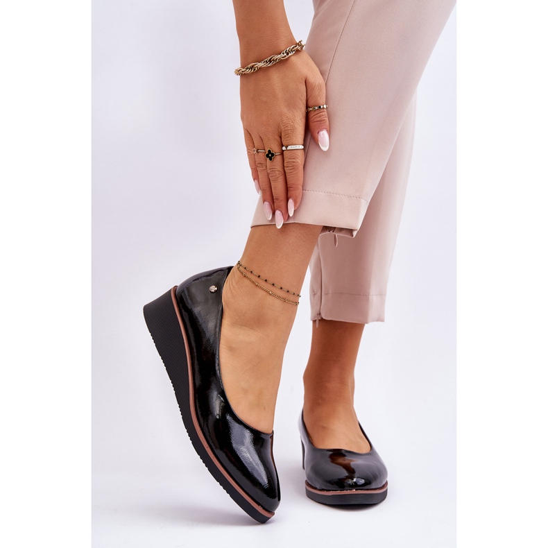 Vinceza Klassiska Lackläder Wedge Pumps Svart Paola 1