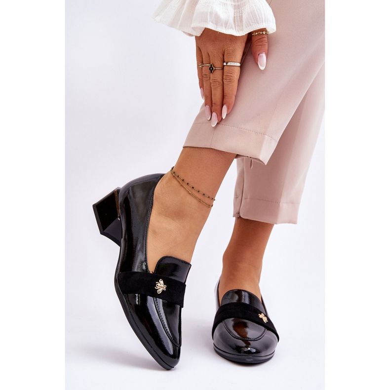 Vinceza Svart lackläder pumpar med låg klack med utsmyckning Doria 1