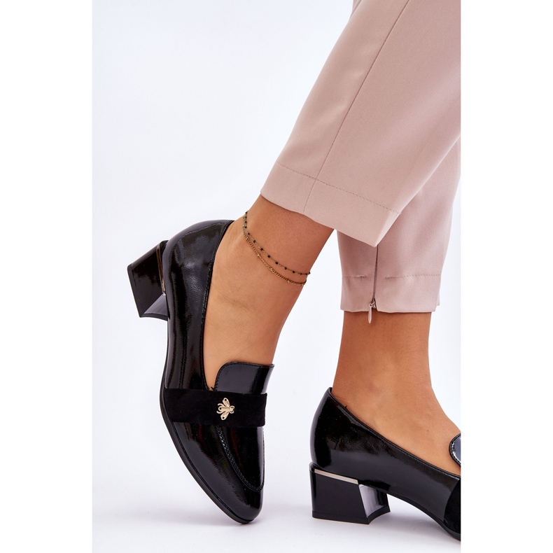 Vinceza Svart lackläder pumpar med låg klack med utsmyckning Doria 2