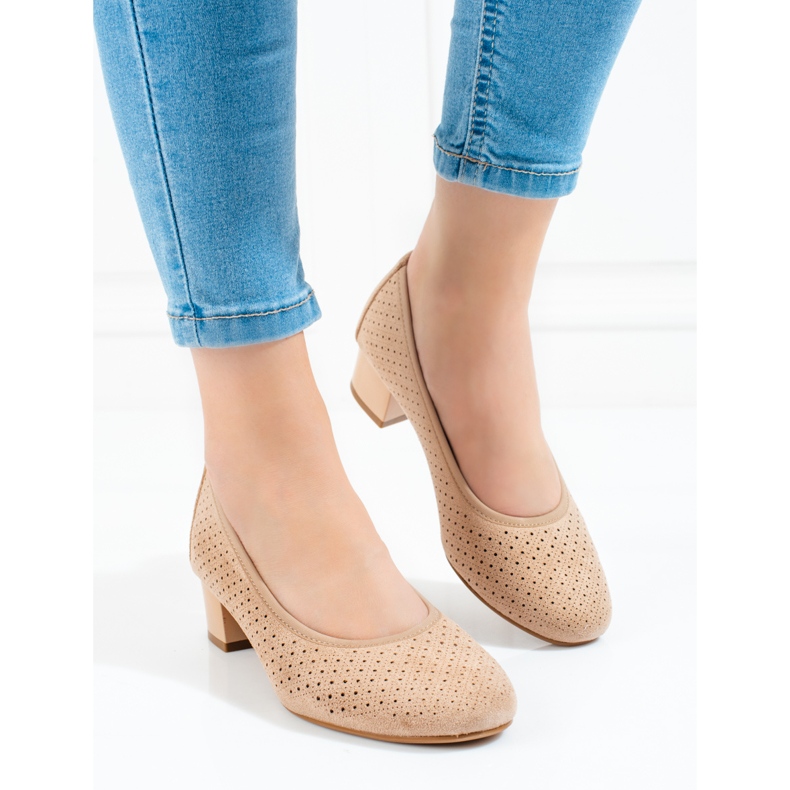 W. Potocki Kvinnors beige genombrutna pumps Potocki 1