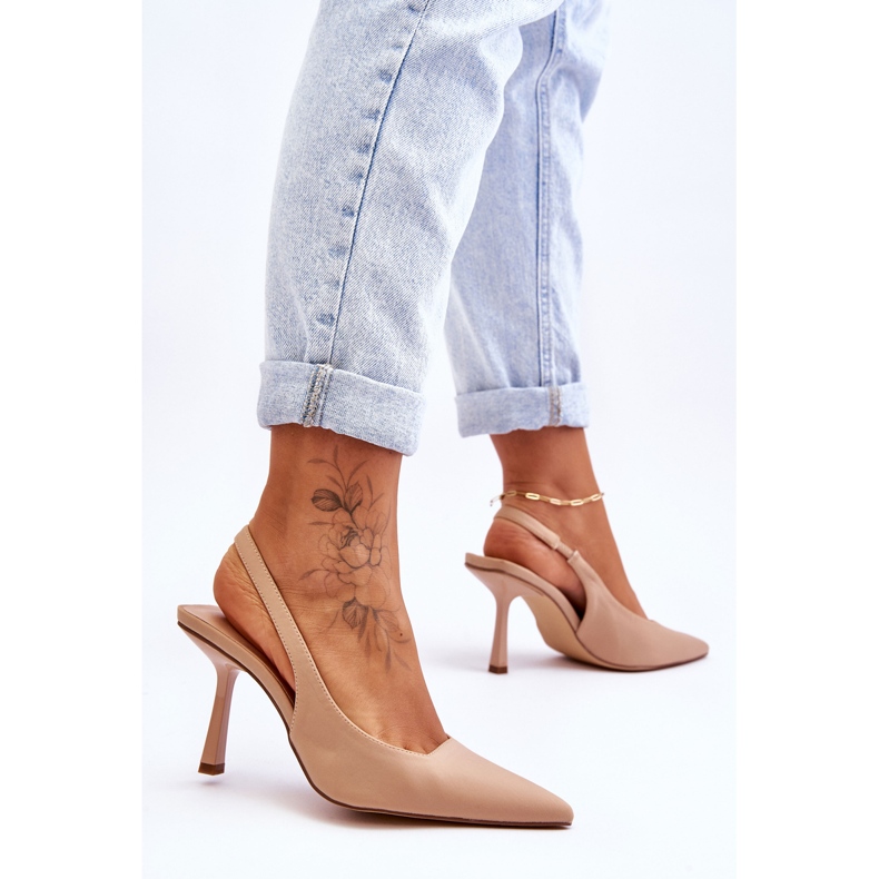 FS1 Klassiska beige Whitley spetsiga klackar 2