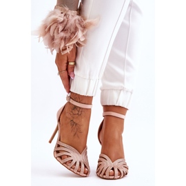 Trendiga högklackade skor med ljusbeige jaylen 1