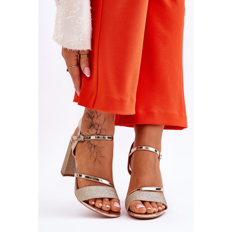 Vinceza Glänsande guld Alicia sandaler med hög klack gyllene 1