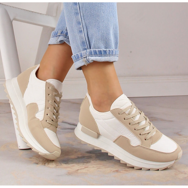 Damsportskor på Potocki PY16021-plattformen beige 1