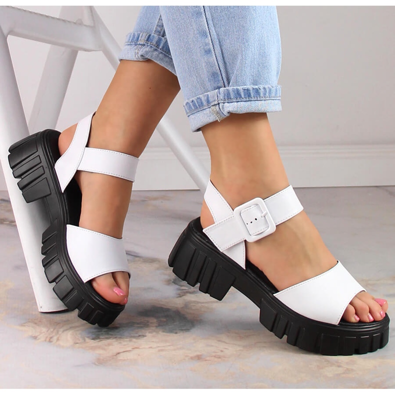 Vita platåsandaler för kvinnor Vinceza SG23-7852 1