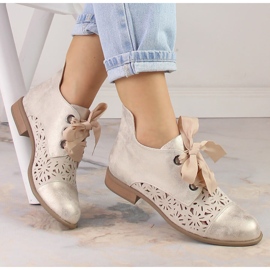 Dam genombrutna stövlar med platt klack i guld Jezzi ASA142-6A gyllene 1