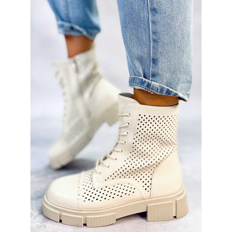 BM Wyman Beige öppna stövlar med snörning 1