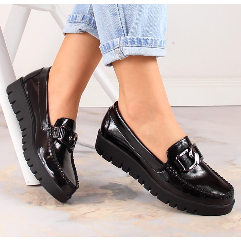 Lackade dammockasiner på den svarta plattformen Sergio Leone MK757 1