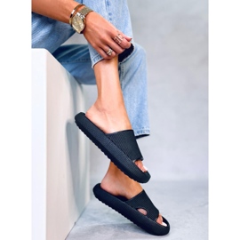 BM Yang Svarta kuddtofflor 1