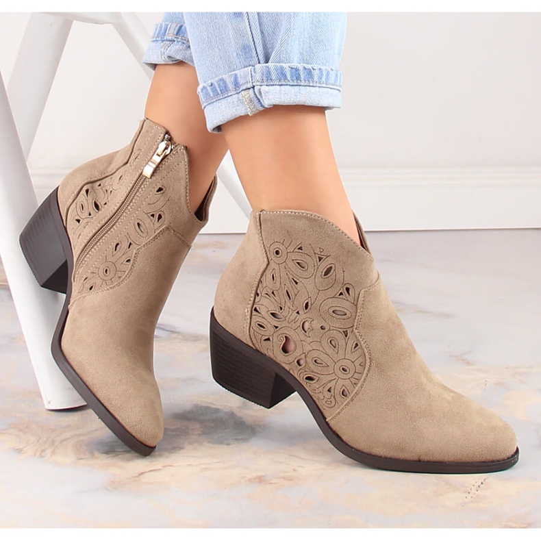 Cowboystövlar för kvinnor genombrutna mocka beige Jezzi RMR1921-42 1