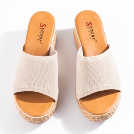 Genombrutna sandaler för dam i beige Shelovet 6