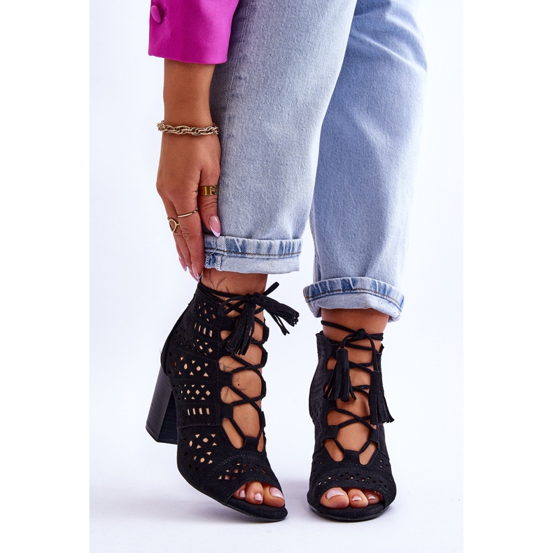 FB1 Genombrutna svarta högklackade stövlar Letya 1