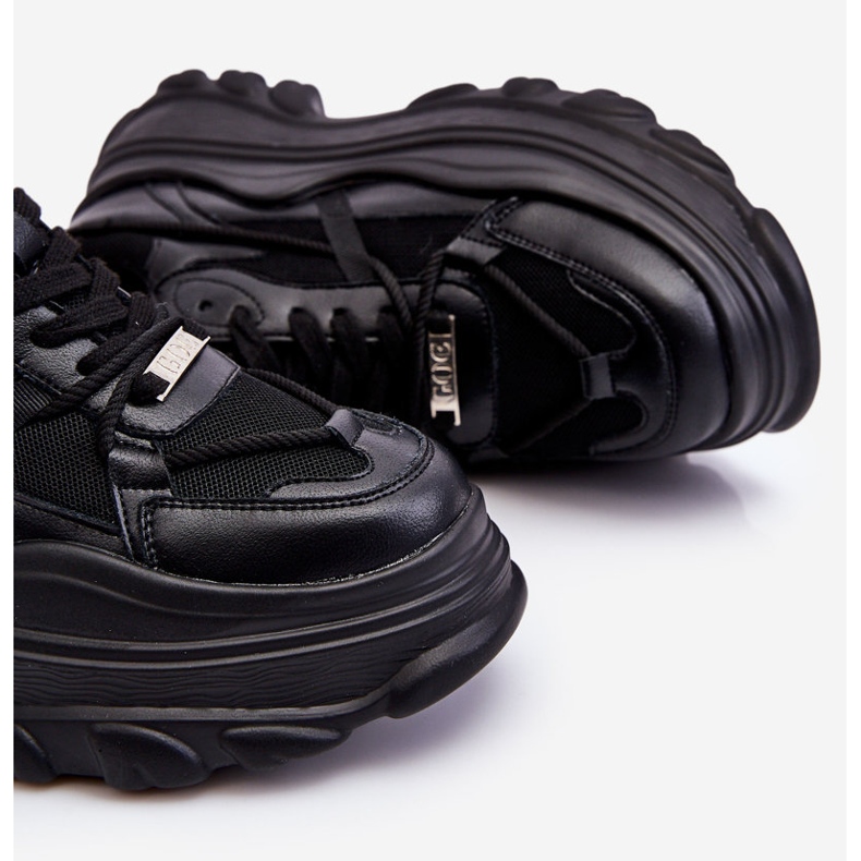 Sportskor på en massiv plattform GOE LL2N4030 Svart 1