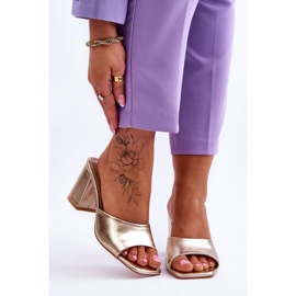 Klassiska tofflor i läder, guld Loara gyllene 1