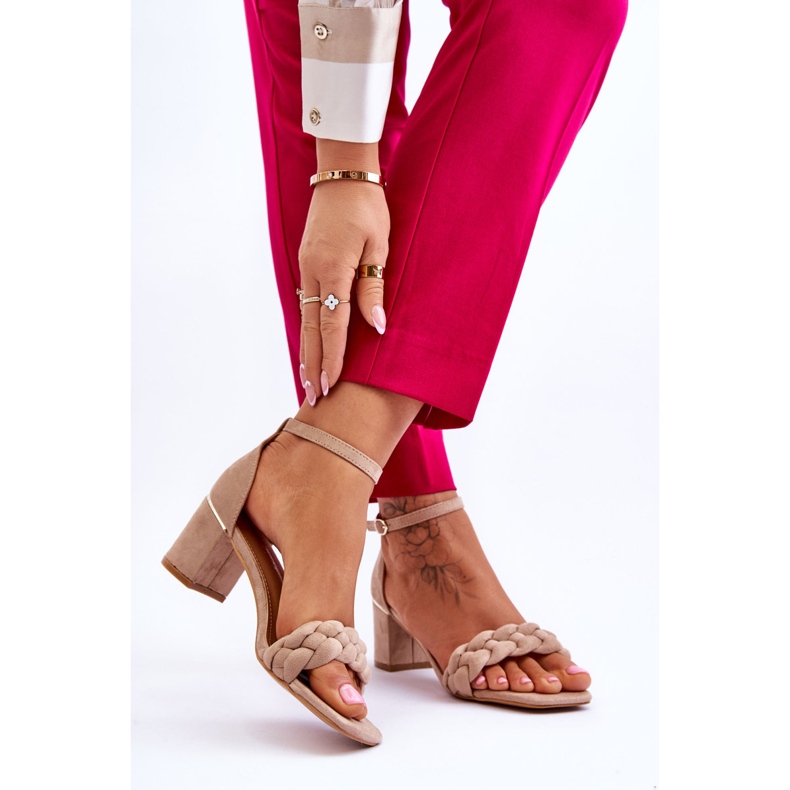 FB2 Högklackade mockasandaler med dekorativa beige azelaflätor brun 2