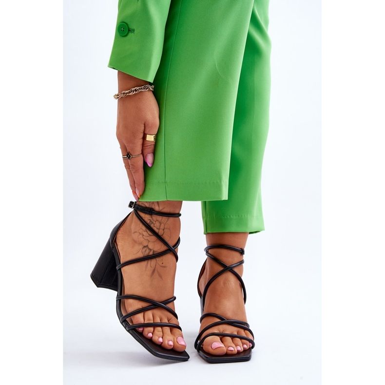 Läder Fashionabla damklacksandaler Svart Primma 1