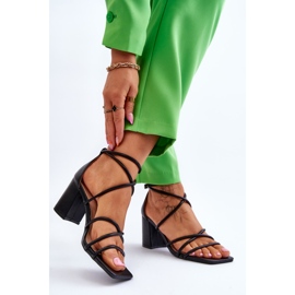 Läder Fashionabla damklacksandaler Svart Primma 2