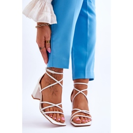 FJ1 Läder Fashionabla damsandaler med klack Vita Primma 1