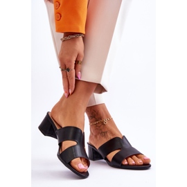 Klassiska lågklackade svarta lädersandaler Miley 2