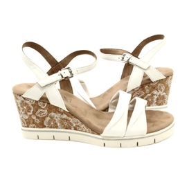 Caprice Wedge Lädersandaler 9-28710-20 160 Vit Softnap 1