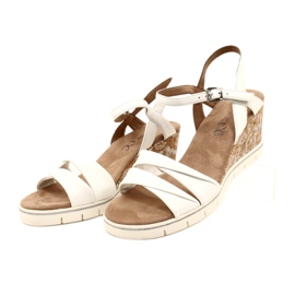 Caprice Wedge Lädersandaler 9-28710-20 160 Vit Softnap 5