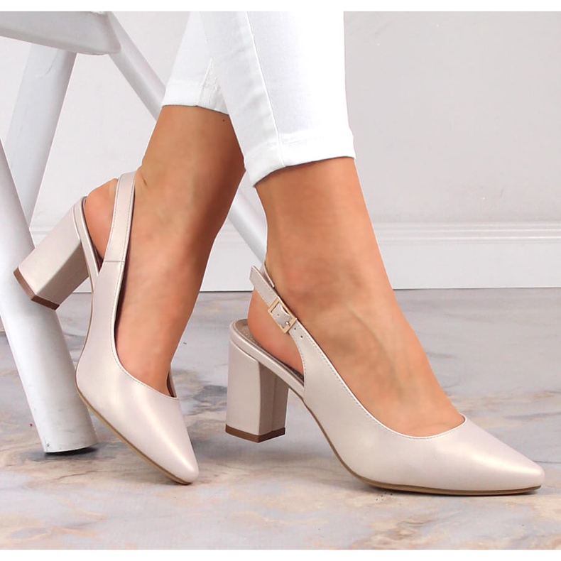 Damsandaler på postbeige pärla Sergio Leone SK162 1