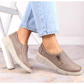 Bekväma kilskor i läder för kvinnor beige Helios 404-02 1