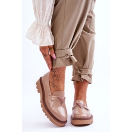 Vinceza Lackade Dam Loafers På Plattformen Med Beige Dekoration Jonett 1