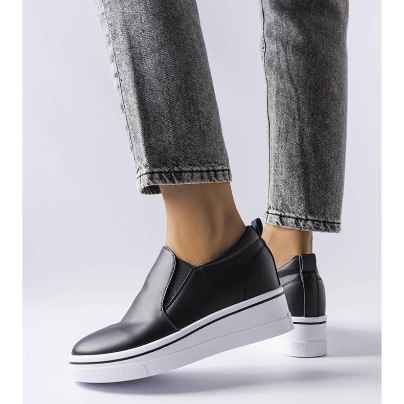 BM Svarta slip-on wedge sneakers från Francoeur 2