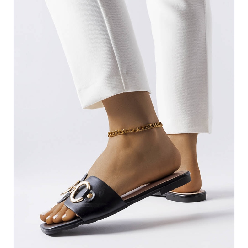 Svarta eleganta rutschkanor med kedja från Corbin 2