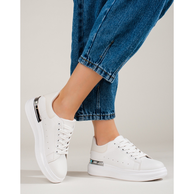 Damsportskor på en hög plattform vit Shelovet 1