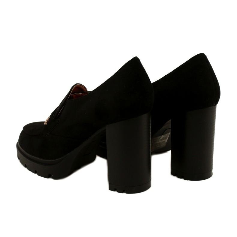 Evento Fashionabla mockasiner på plattformen och svart bar 5