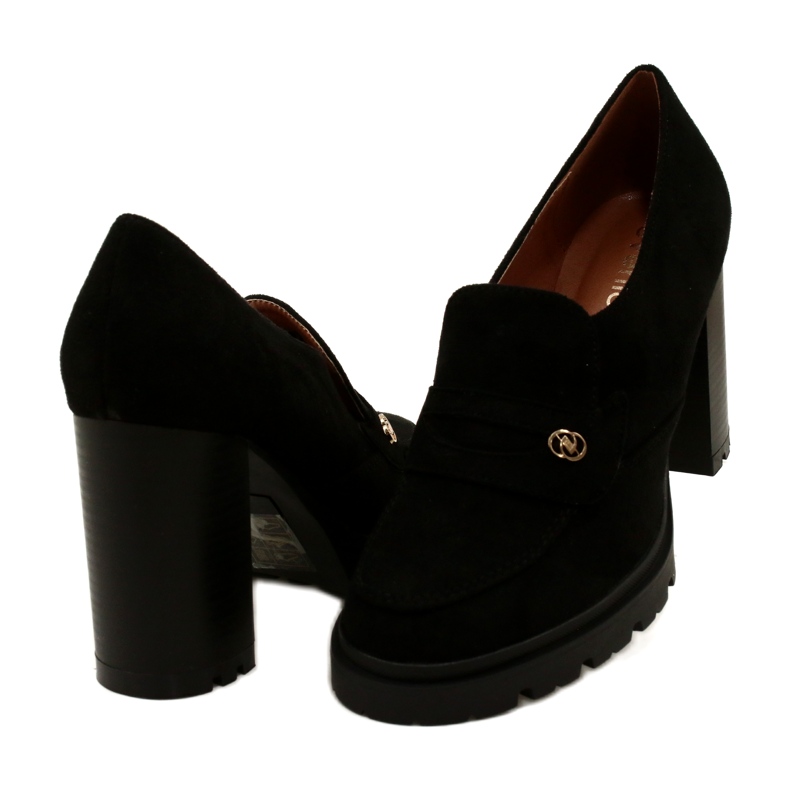 Evento Fashionabla mockasiner på plattformen och svart bar 4