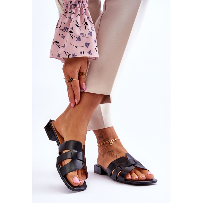 FJ1 Klassiska lädertofflor för kvinnor Svart Fendy 2