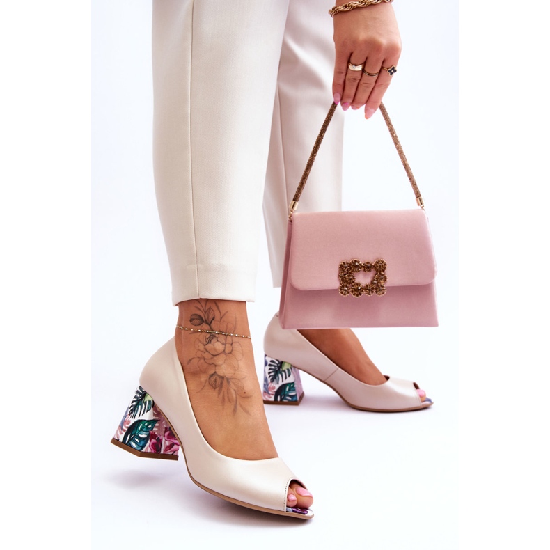 Lewski Shoes Läderpumpar med dekorativ klack Leski-skor 2608/K Beige Pearl 2