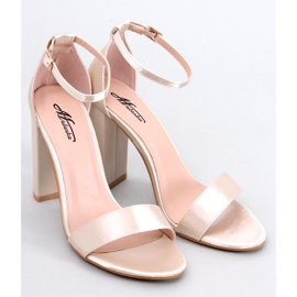 Ranae Aprikos blocksandaler beige 1