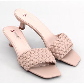 BM Arritola Aprikos sandaler med låg klack beige 1