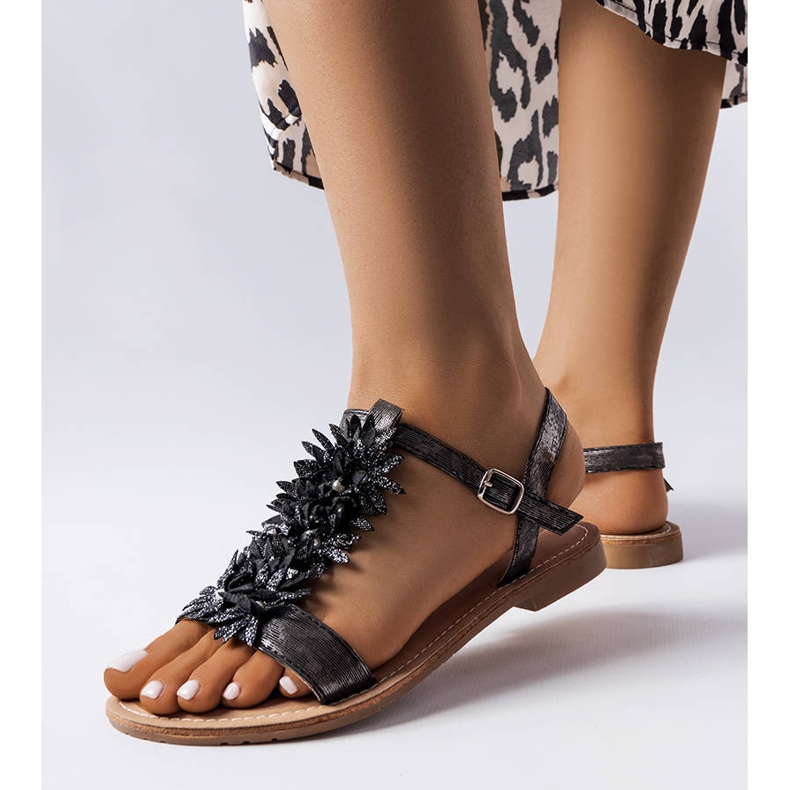 PA1 Svarta Richard-sandaler i metall 1