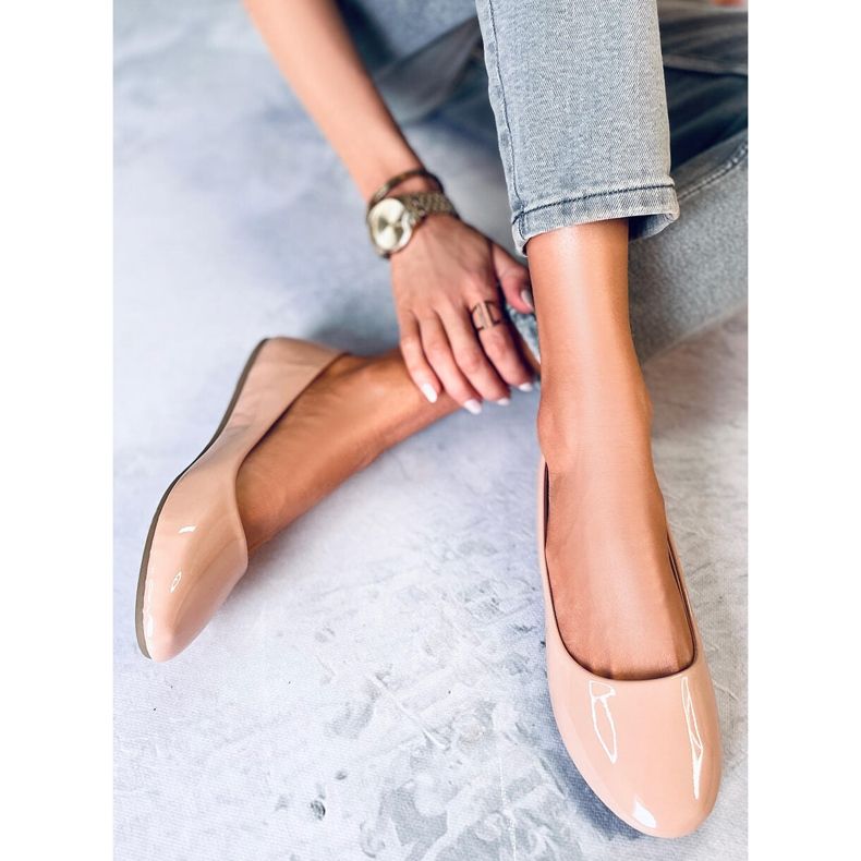 Cargil Beige lackade ballerinor 1